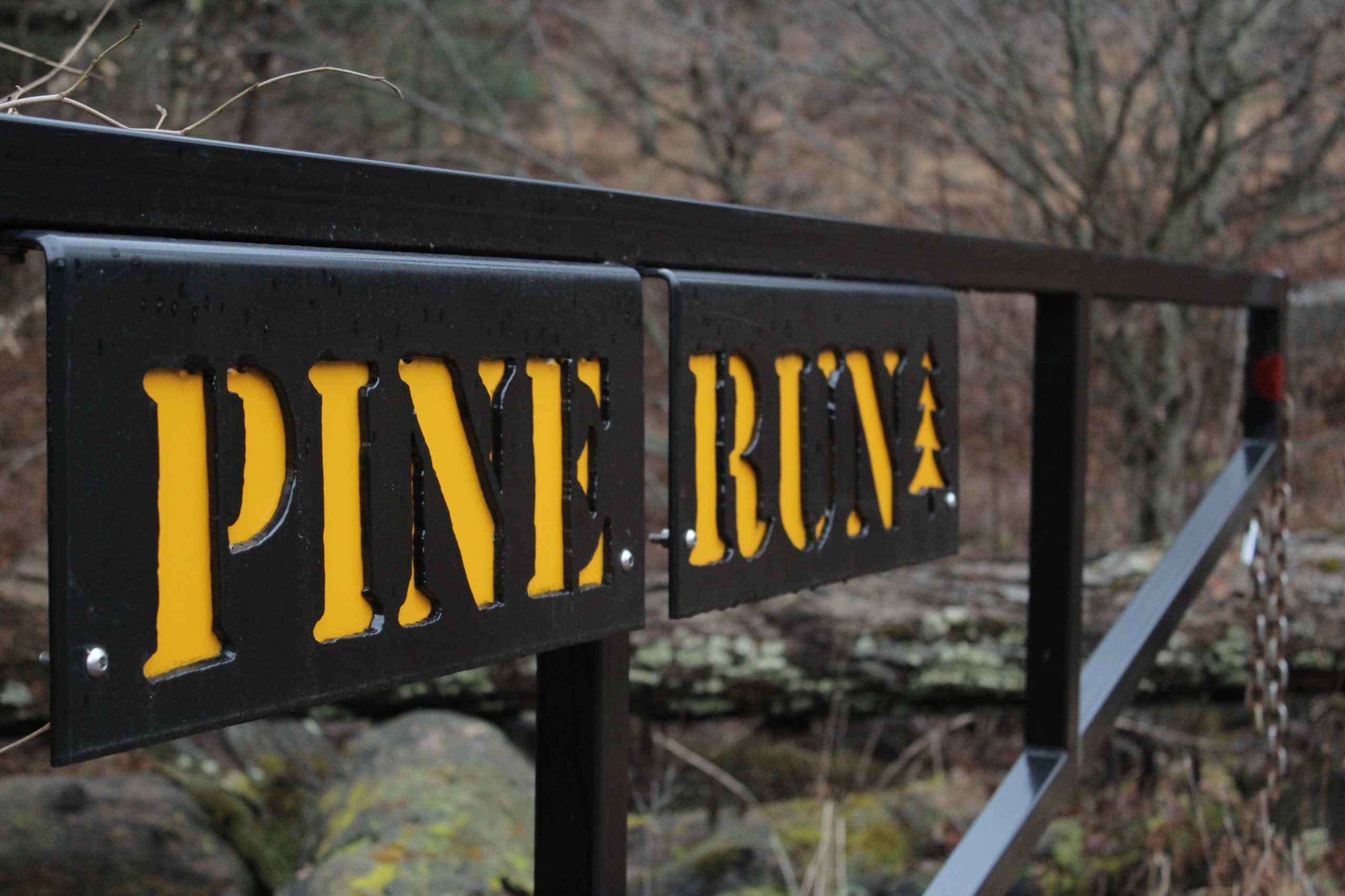 Pine Run sign